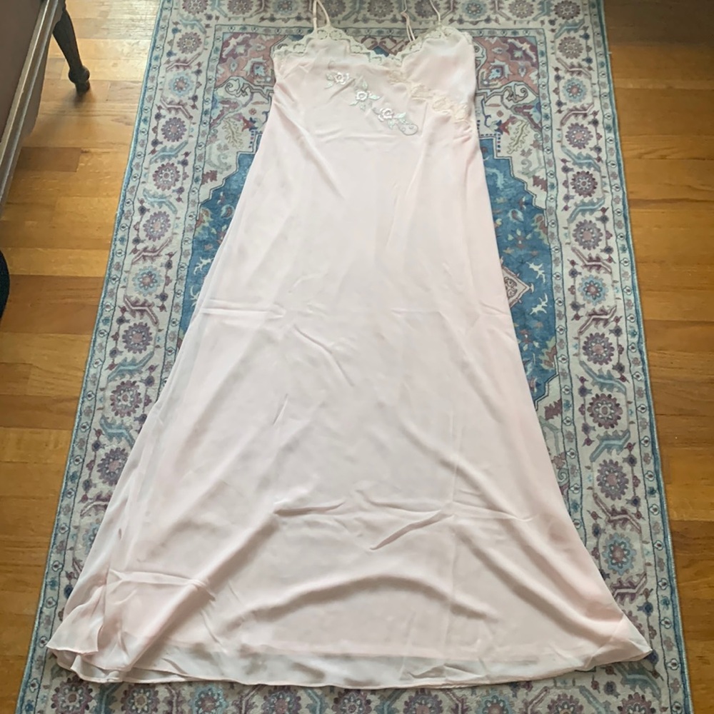 Lord and Taylor pale pink Lingerie gown. Size Large. Never worn.